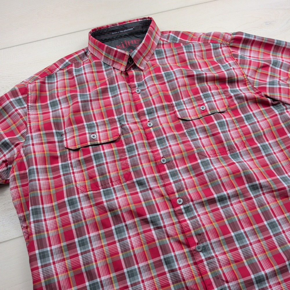 Kuhl Eluxur Plaid Short Sleeve Button Down Shirt Red Grey Mens XL Hiking Travel